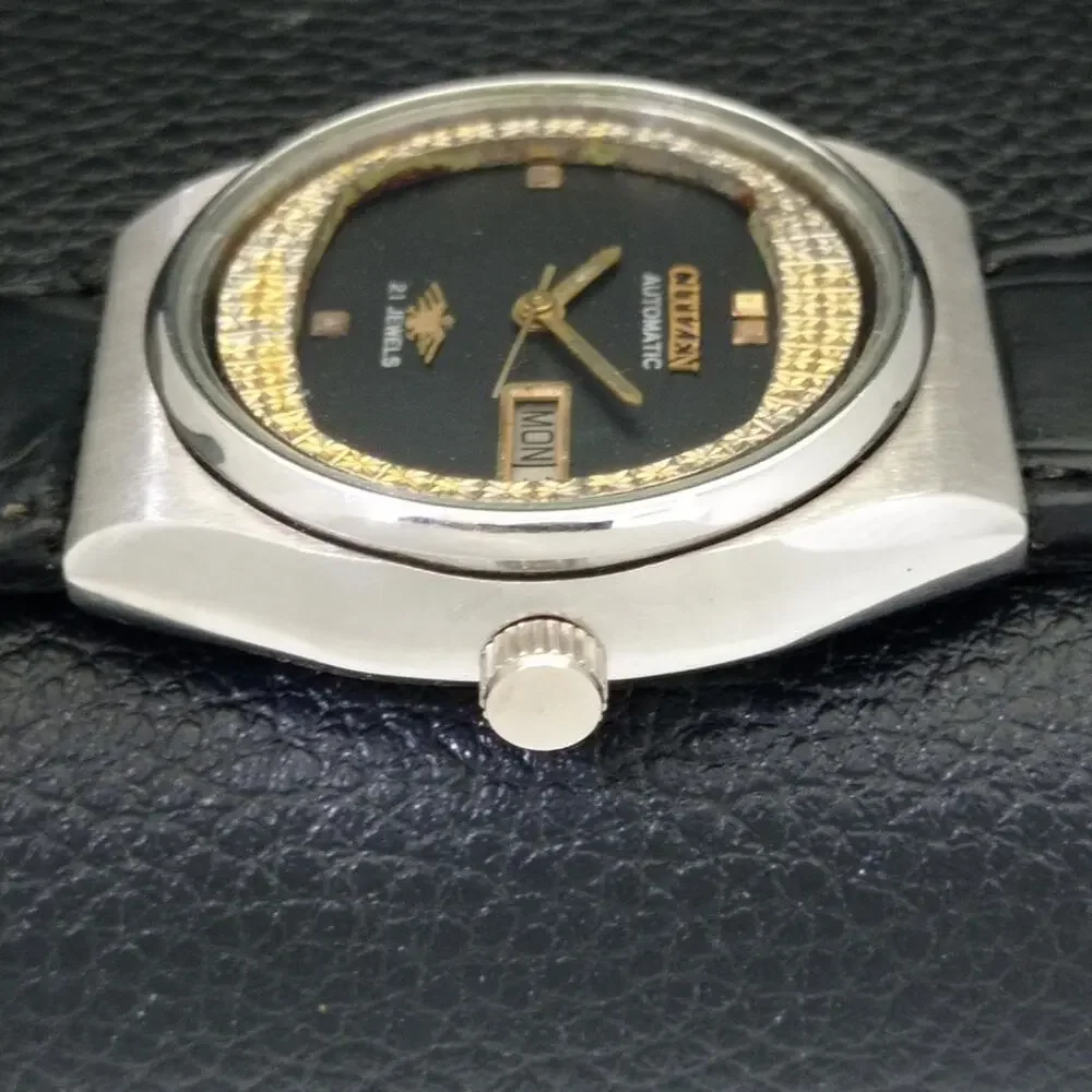 Vintage 1976 Citizen Automatic Mens Silver Watch W/daydate & Gold accents